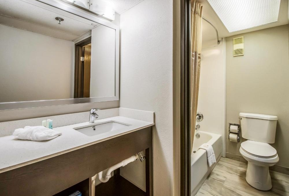 Clarion Hotel Jackson Northwest